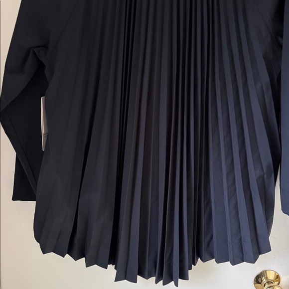 ATHLETA BLACK SOJOURN WINDBREAKER - Picture 3 of 12